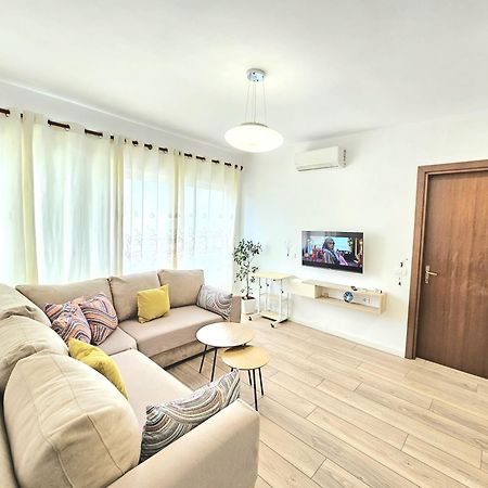 Cozy 1 Bedroom Apartment Near Parks, Cafes & Restaurants Tirana Extérieur photo