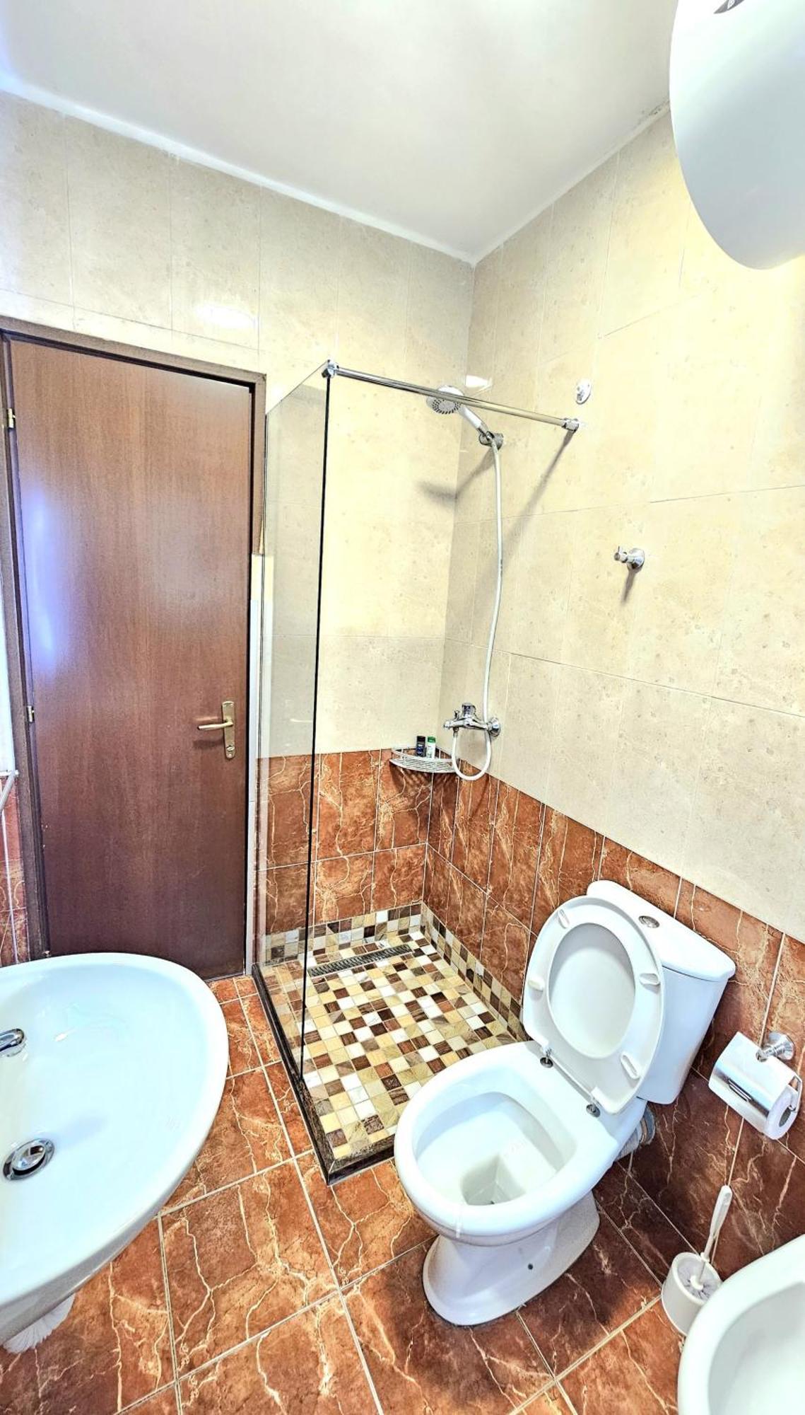 Cozy 1 Bedroom Apartment Near Parks, Cafes & Restaurants Tirana Extérieur photo